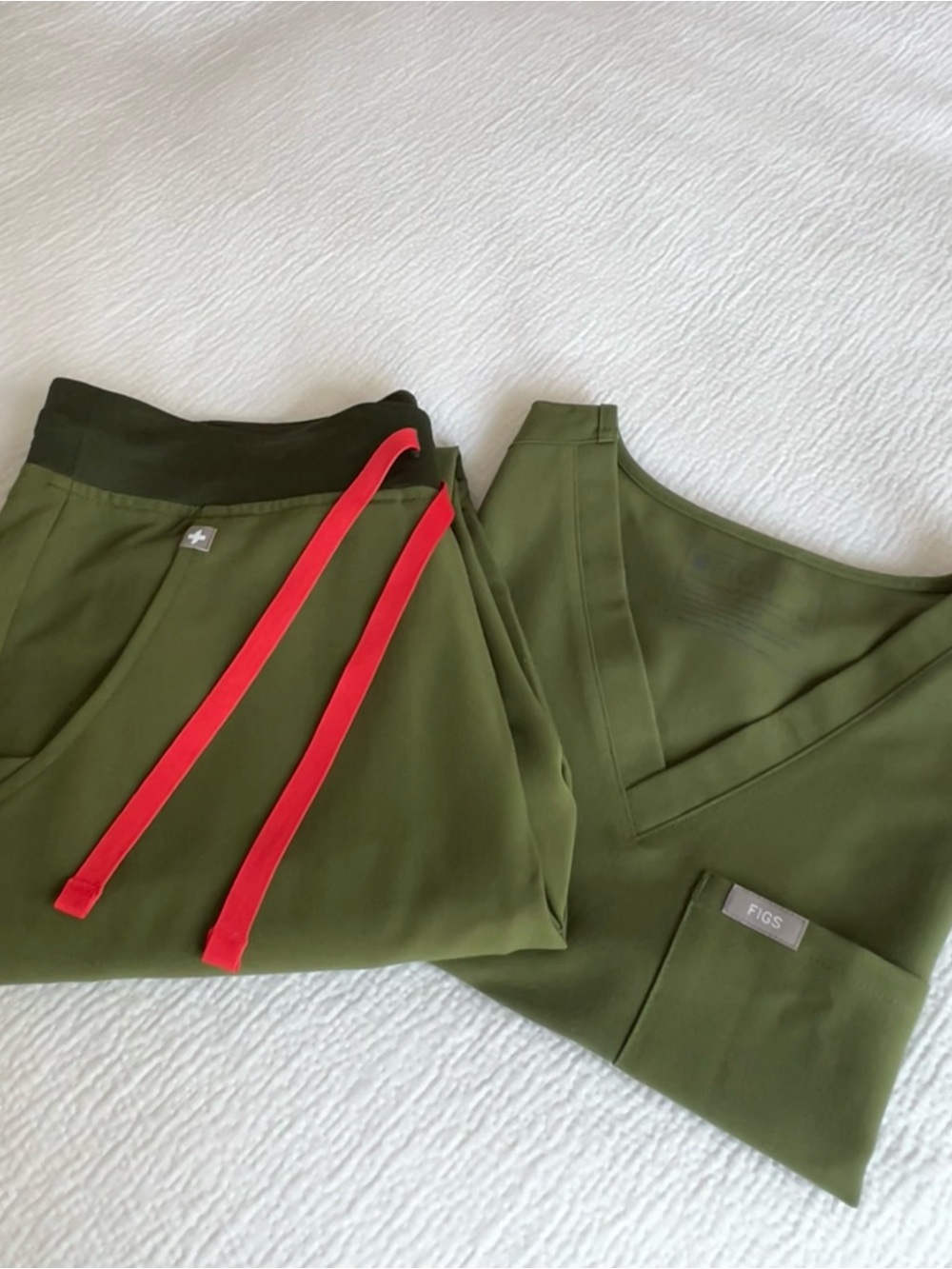 FIGS Dark Olive Catarina One-Pocket Scrub Top XS + Zamora Jogger Pants S Set - Picture 2 of 15